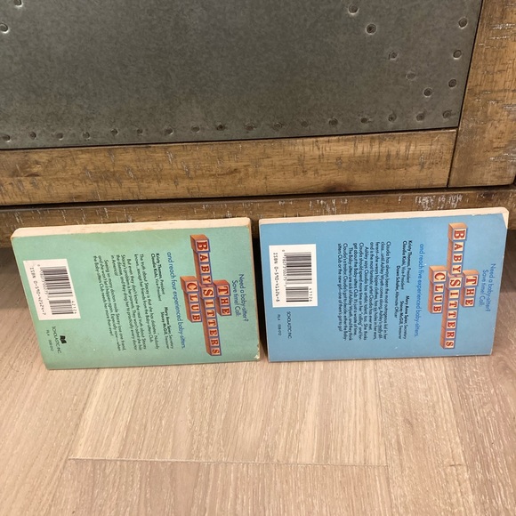 The Baby Sitters Club • Set of 2 Series Books - Picture 8 of 9